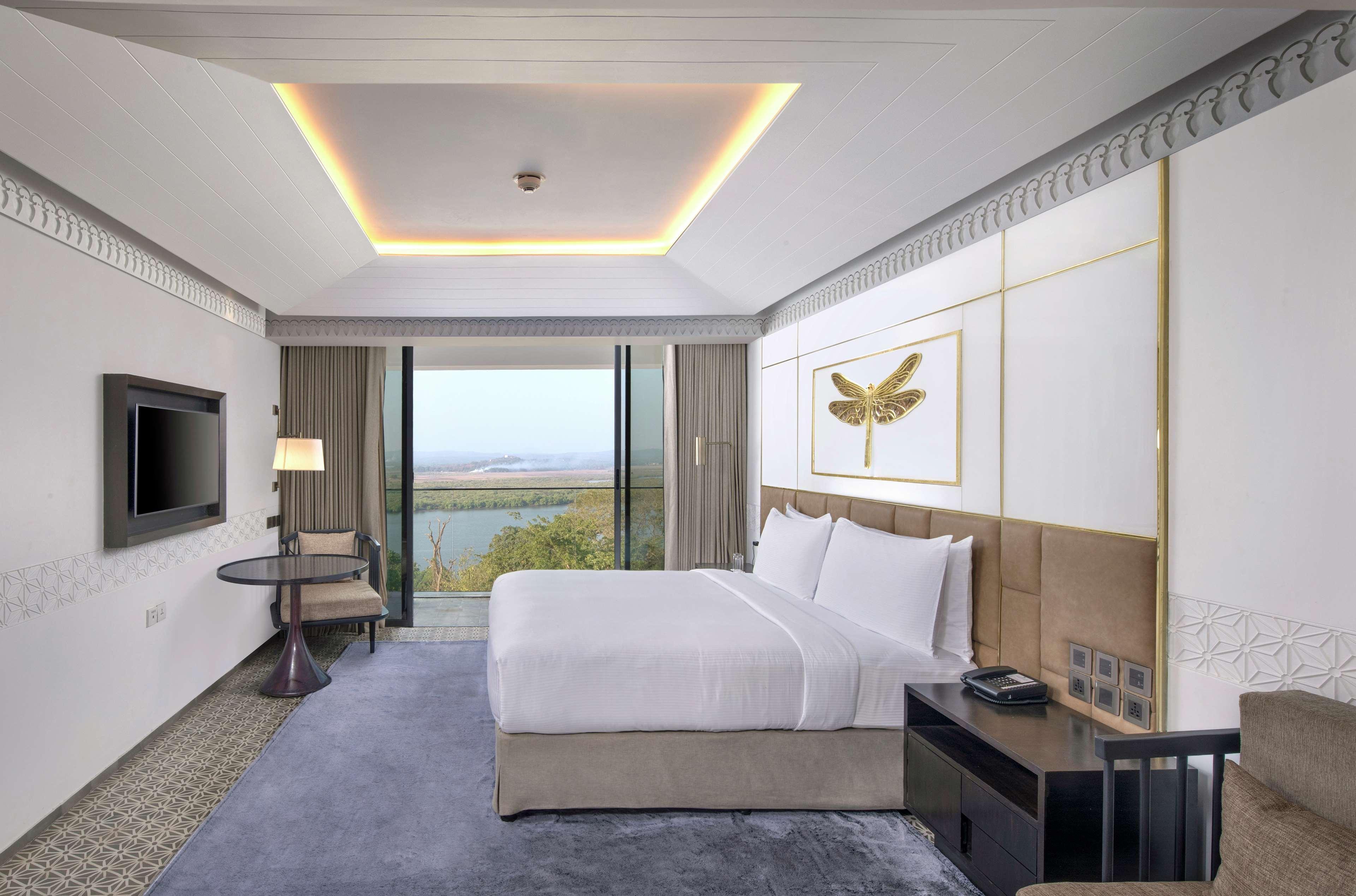 Hotel Doubletree By Hilton Goa - Panaji Extérieur photo