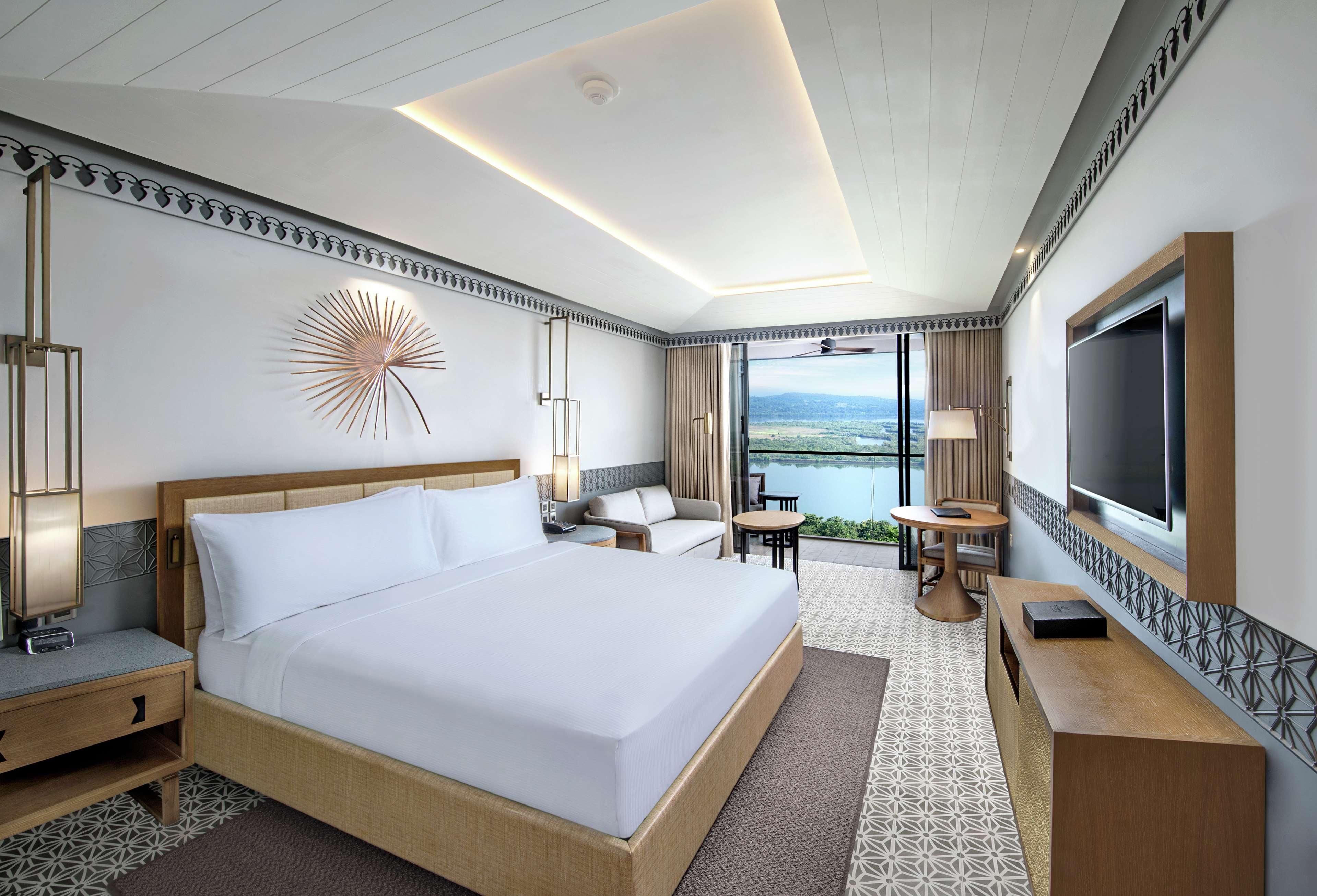 Hotel Doubletree By Hilton Goa - Panaji Extérieur photo