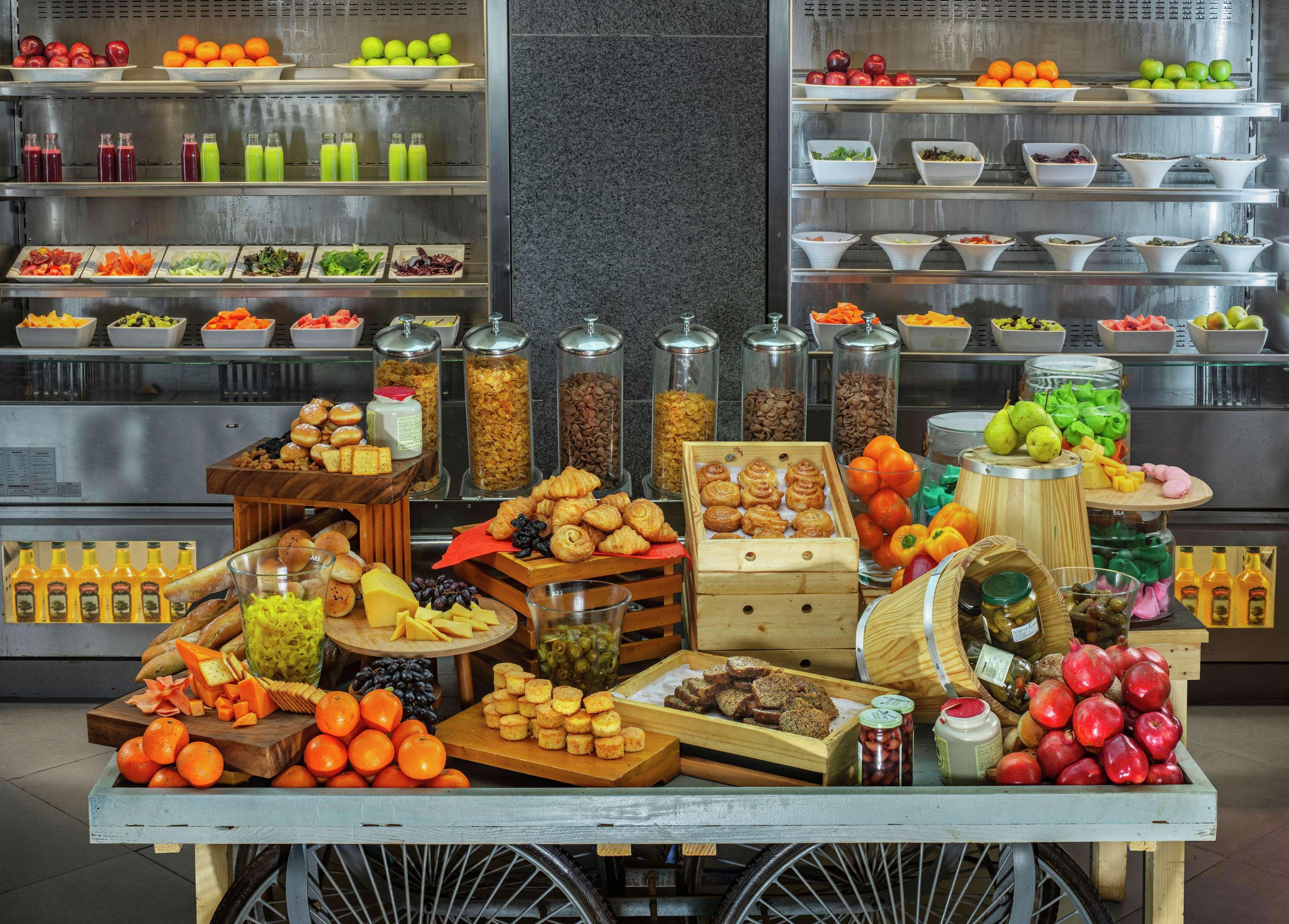 Hotel Doubletree By Hilton Goa - Panaji Extérieur photo