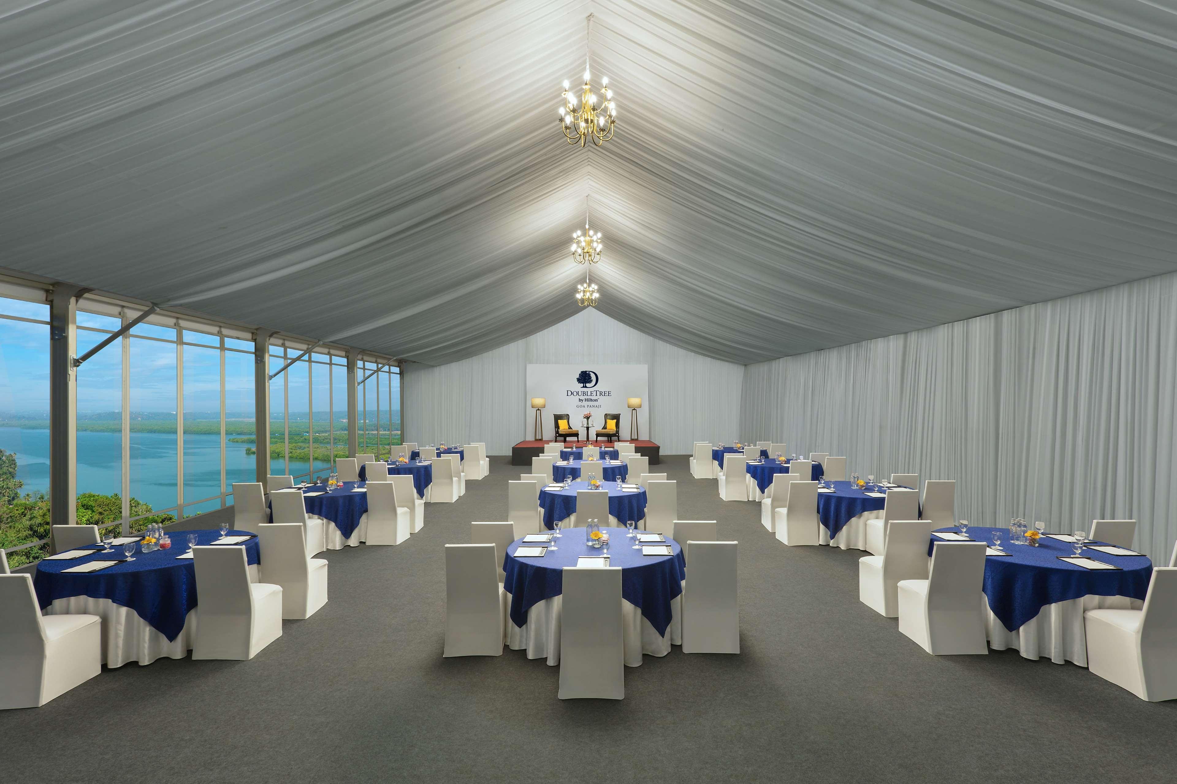 Hotel Doubletree By Hilton Goa - Panaji Extérieur photo