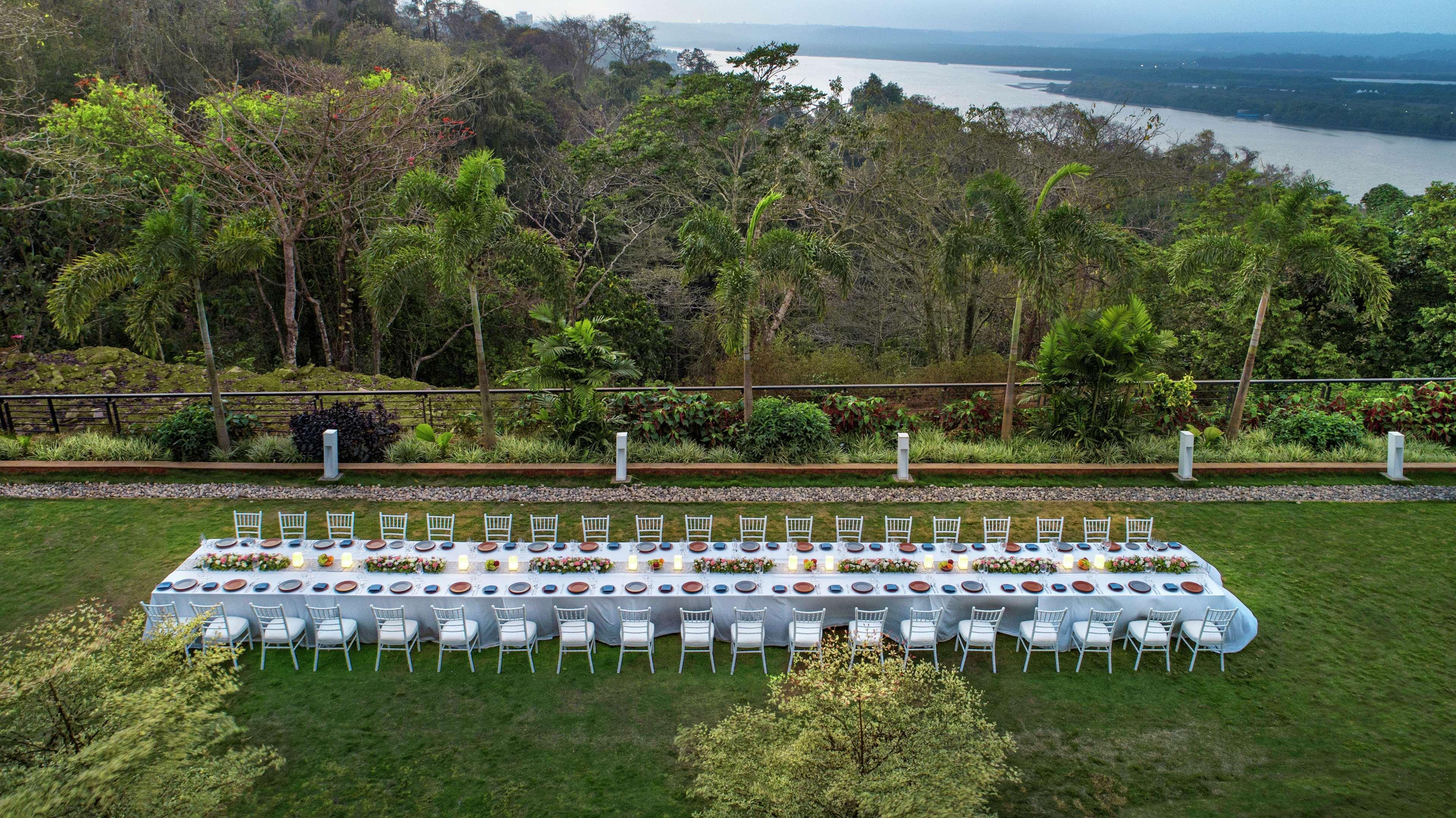 Hotel Doubletree By Hilton Goa - Panaji Extérieur photo