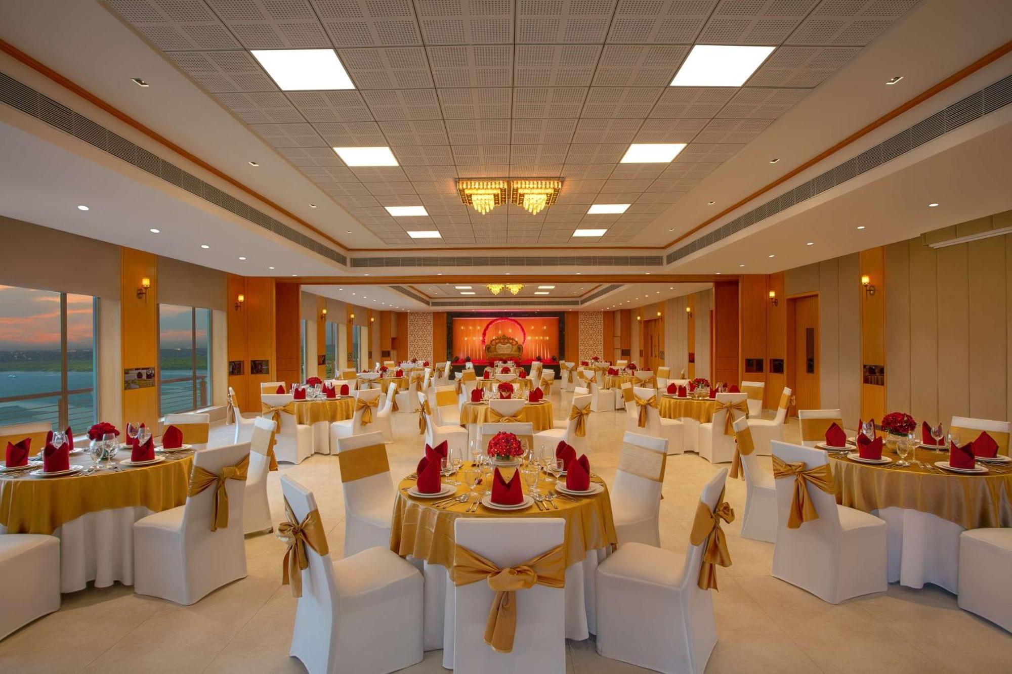 Hotel Doubletree By Hilton Goa - Panaji Extérieur photo
