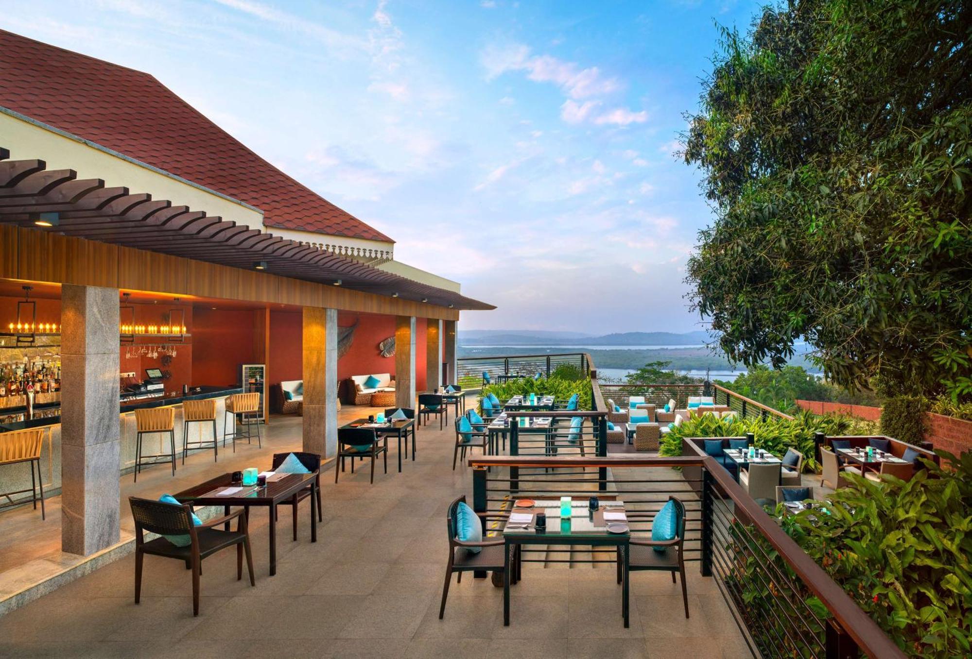 Hotel Doubletree By Hilton Goa - Panaji Extérieur photo
